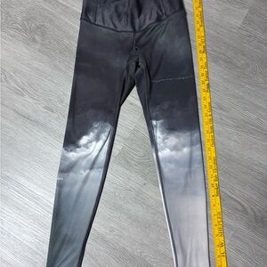 Women's Ombre Black to Gray Athletic Leggings